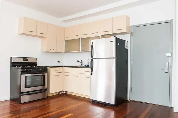 Rented by Premier Metro Realty Corp | media 1