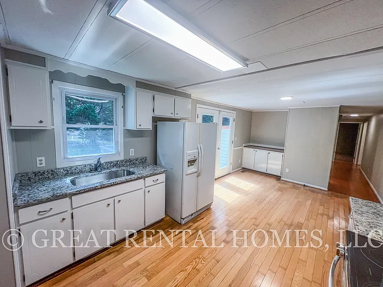 201 Chesterfield Pl — Photo 25