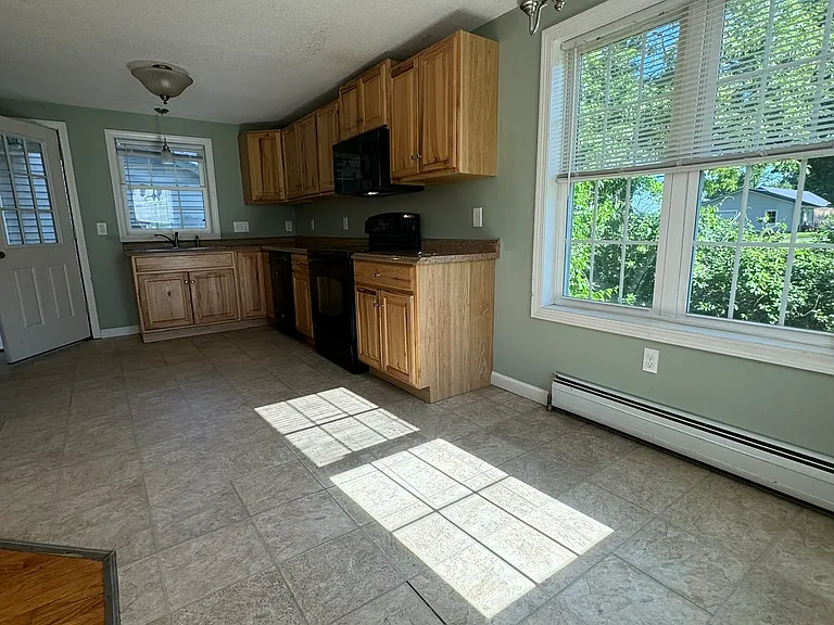 201 Middle St #1 — Photo 10
