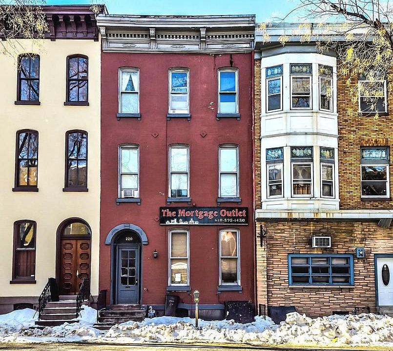 1st image of 220 N 6th St