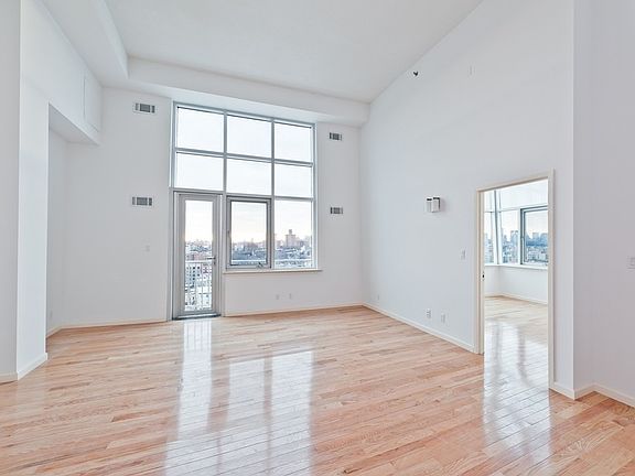 2nd image of 467 Keap St APT 9B