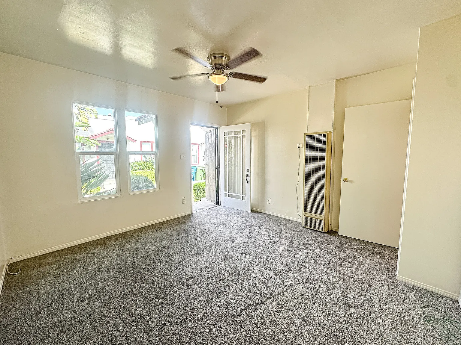 2 bed, $1,900 — Photo 2