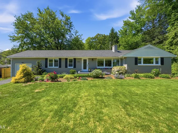 404 Valley Dr, Bristol, VA 24201