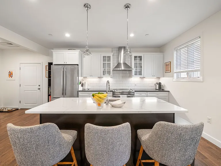 213 E Eagle St #3 — Photo 9