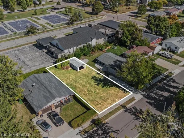 317 Cable Ave, South Haven, MI 49090