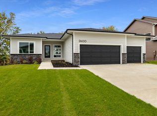 2600 Adobe Dr, Waukee, IA 50263