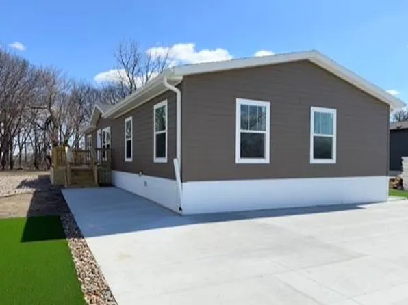 7368 NE Berwick Dr #2, Ankeny, IA 50021