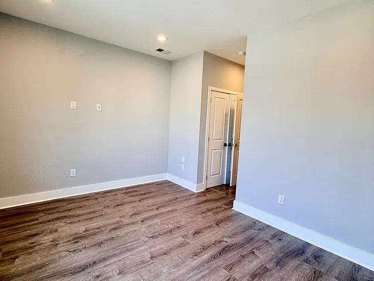 1302 N Marshall St #2 — Photo 25