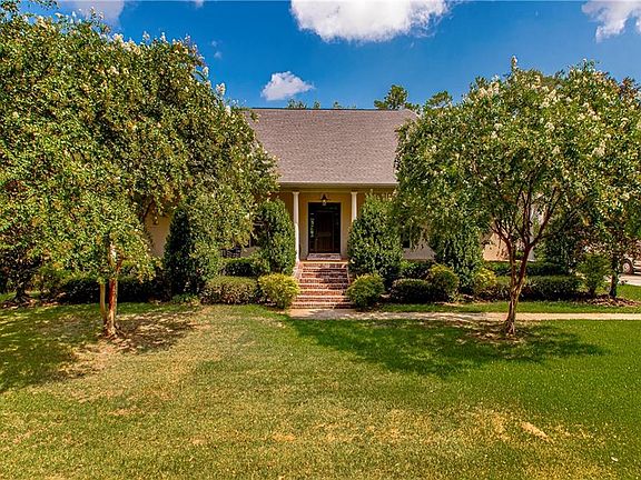 2nd image of 18689 Clear Creek Ln
