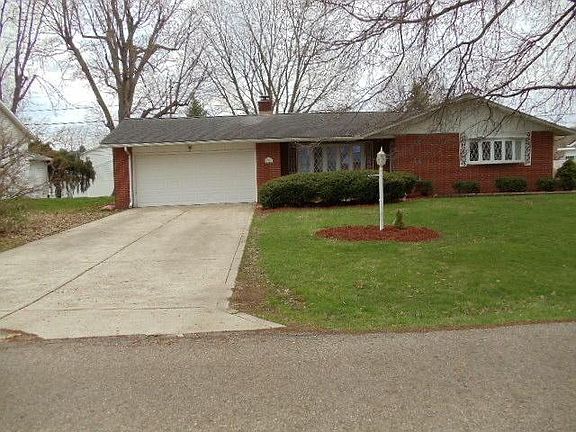2nd image of 852 Wayne Dr