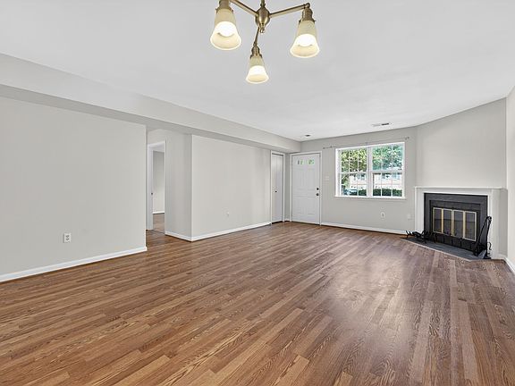 4th image of 1625 S Barton St #1