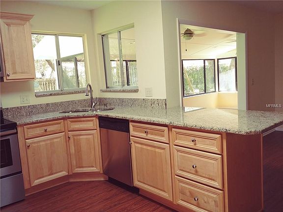 3rd image of 185 Wildwood Dr