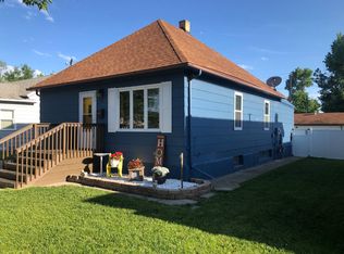 615 8th St NE, Devils Lake, ND 58301