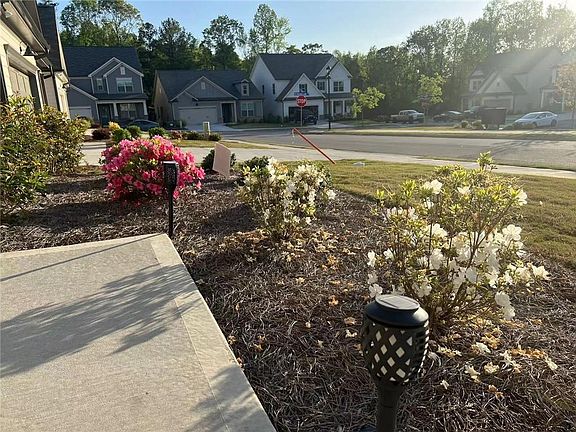 3rd image of 5461 Trillium Way