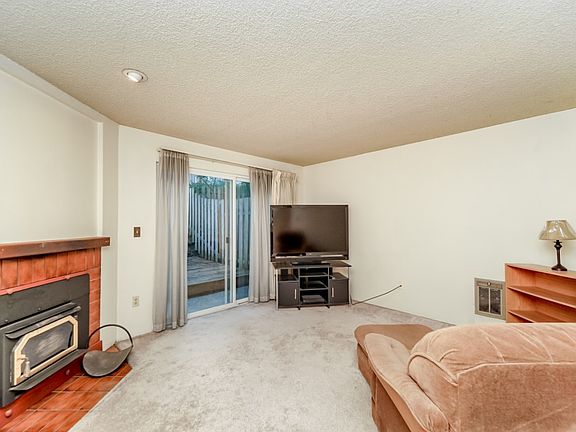 5th image of 4004 S 158th St APT D