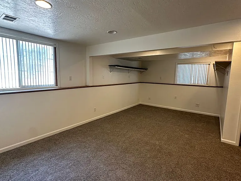 314 N 49th Avenue Ct — Photo 4