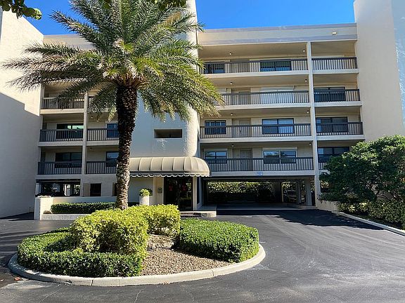 3rd image of 1045 Ocean Dr APT 502
