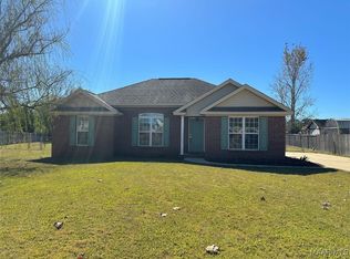 40 Pin Oak Ct, Deatsville, AL 36022