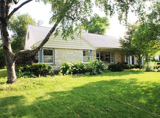 7227 Wellauer Dr, Wauwatosa, WI 53213