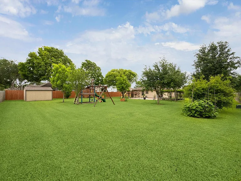 3402 Fox Ct — Photo 29