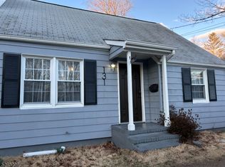 131 W Hanover Ave, Randolph, NJ 07869