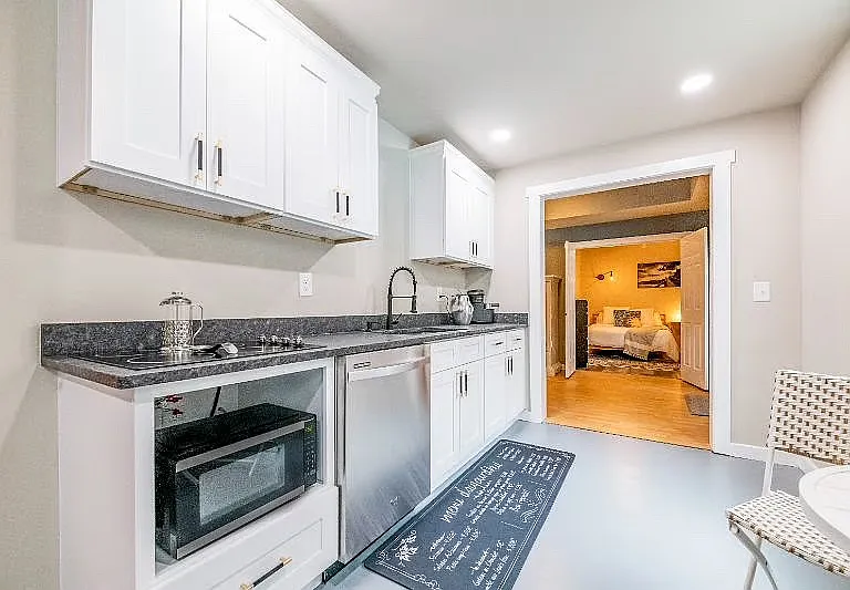 4580 Carriage Walk Ln — Photo 17