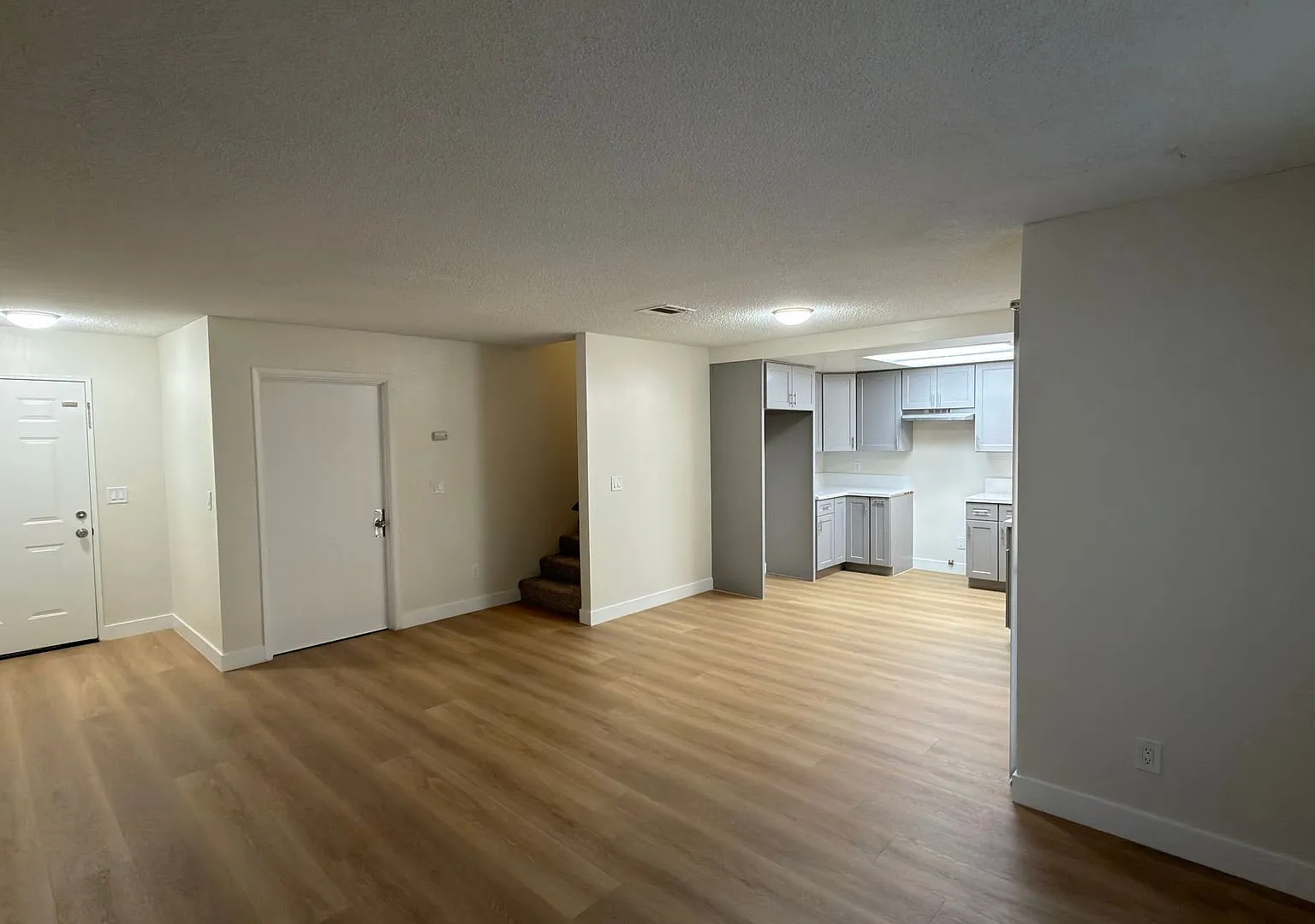 2820Meek — Photo 3