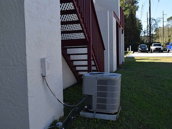 3rd image of 1325 Airport Dr APT E03