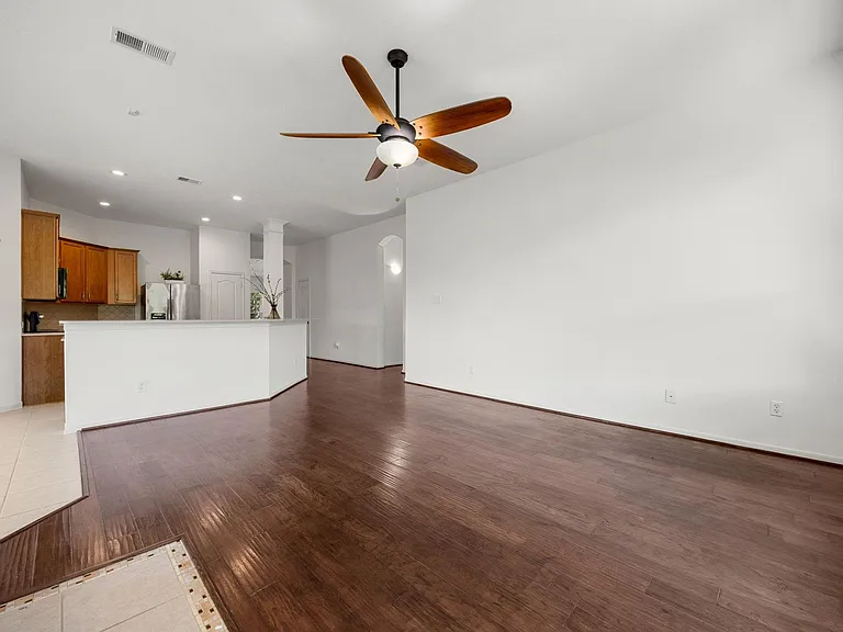 25030 Emporia Point Ct — Photo 9