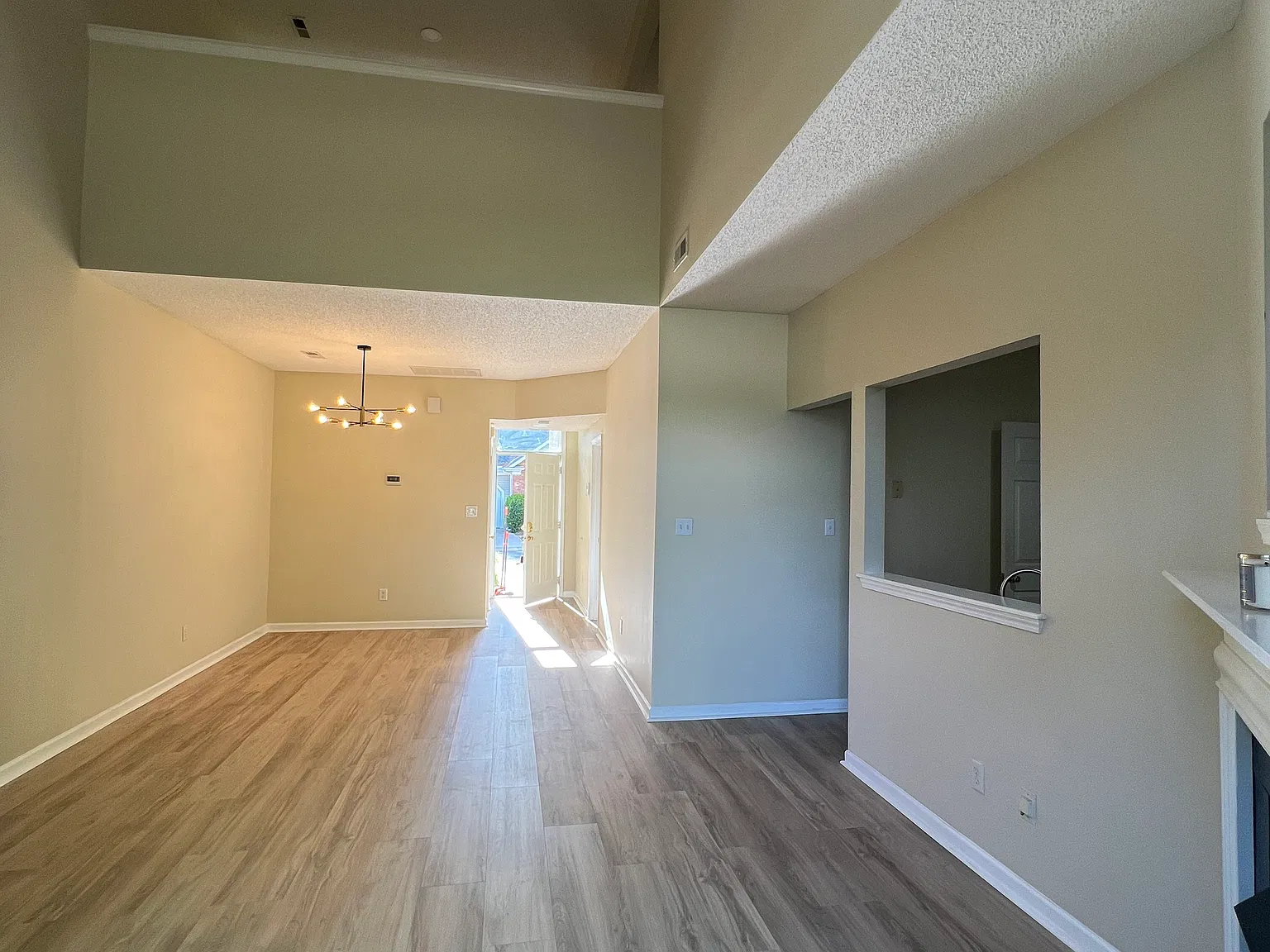 9128 Treyburn Dr — Photo 3