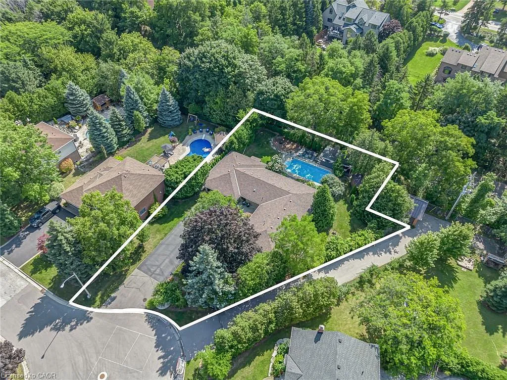 30 Carl Cres photo 1