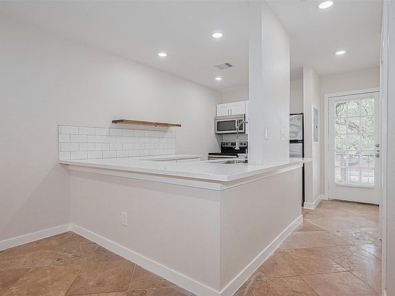 2nd image of 3300 Yorktown St APT 17