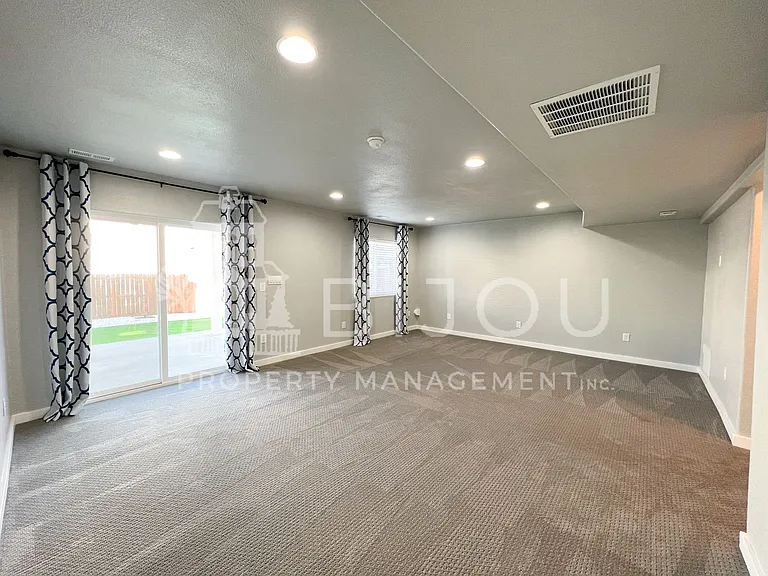4908 Wolf Moon Dr — Photo 10