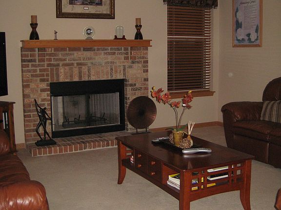 3rd image of 39279 N Queensbury Ln
