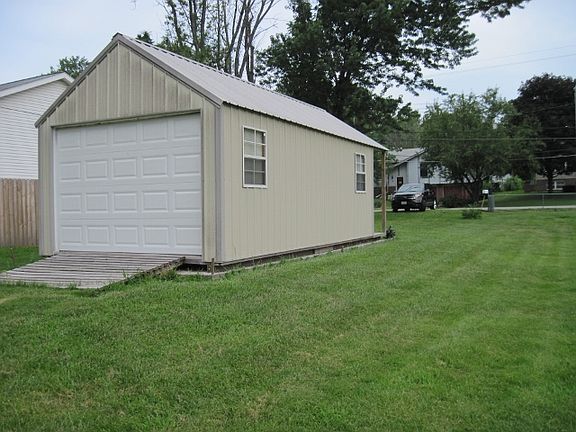 3rd image of 111 NE 88th St