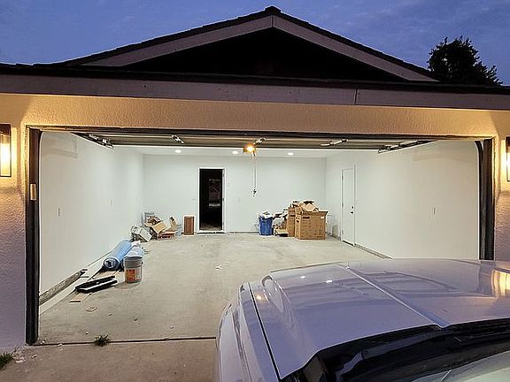 4th image of 482 N Villa Ave