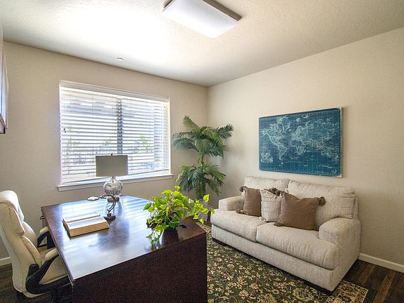 5th image of 1291 Chelsea Way
