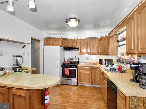 4th image of 909 Lois Dr