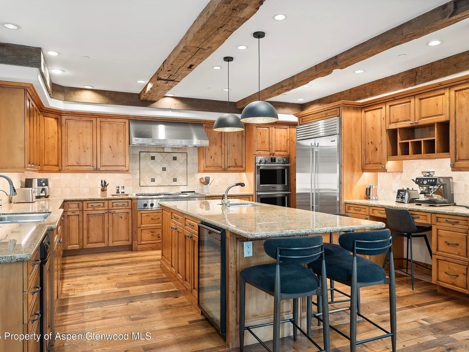 3 bed, 3.5 bath, 3484 sqft, $40,000 — Photo 2