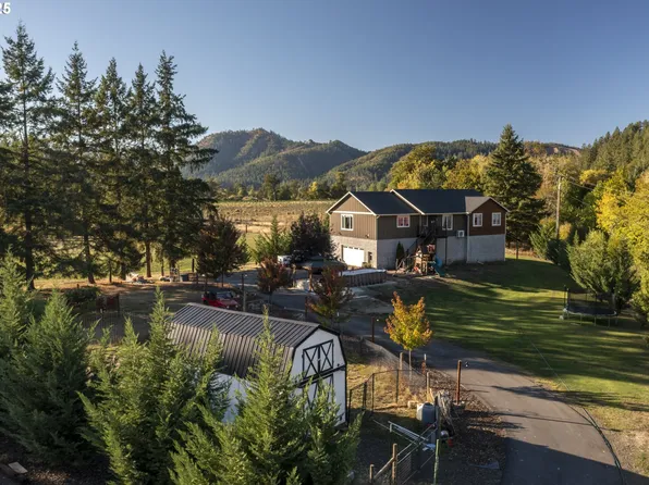 161 Lower Garden Valley Rd, Roseburg, OR 97471