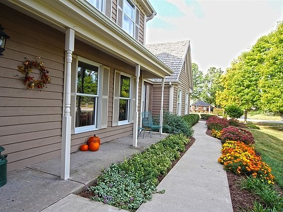 2nd image of 50 Lynn Dr