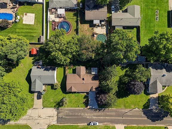 5th image of 701 Marsha Ln