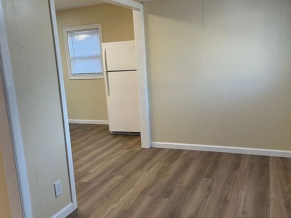 2nd image of 1425 Oak Ct