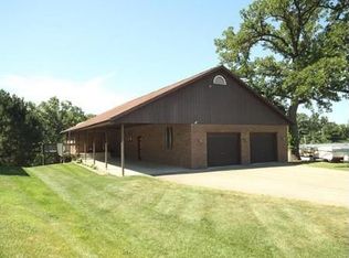 366 Holiday Dr, Somonauk, IL 60552