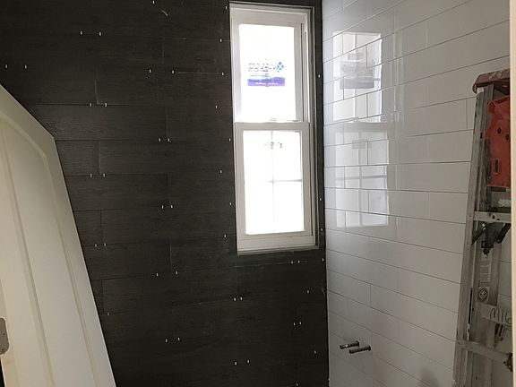 4th image of 1354 Saint Lawrence Ave #1