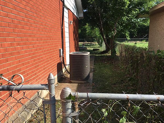 3rd image of 5342 NW Columbia Ave