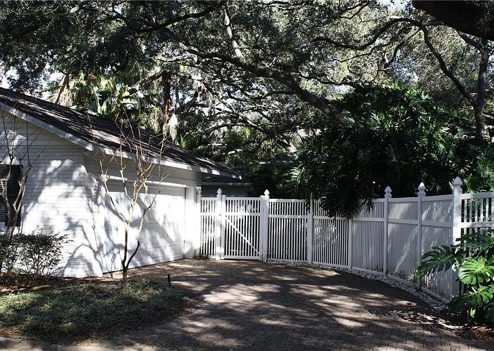 2nd image of 3232 W Fair Oaks Ave