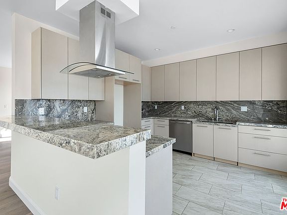 3rd image of 1429 S Bedford St #301