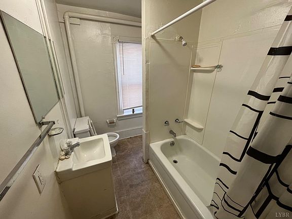 4th image of 922 Floyd St