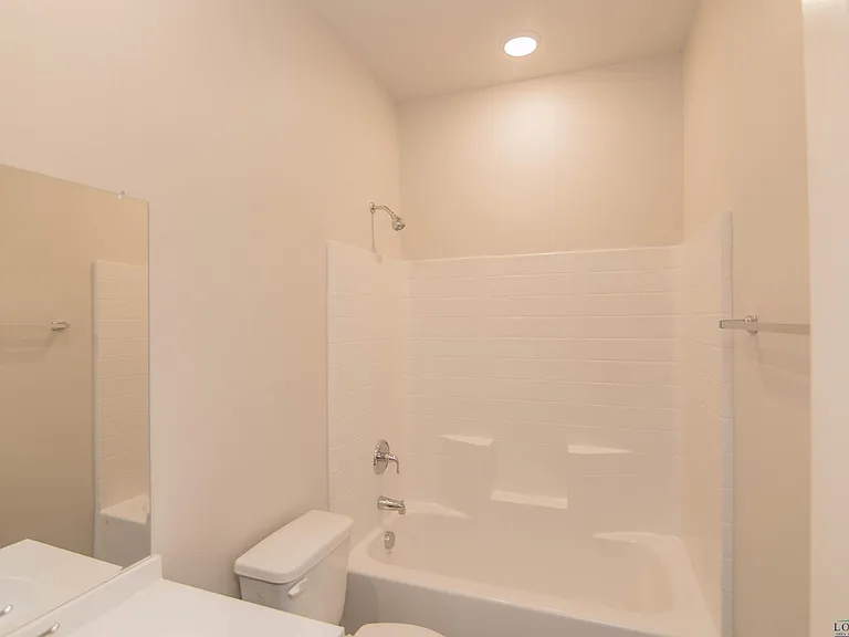1427 Monterey Dr — Photo 4